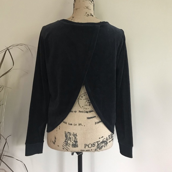 •Victoria’s Secret• black velour lounge top - Picture 4 of 5